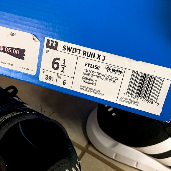 Great Condition Women’s Adidas Swift Run X - Picture 11 of 14